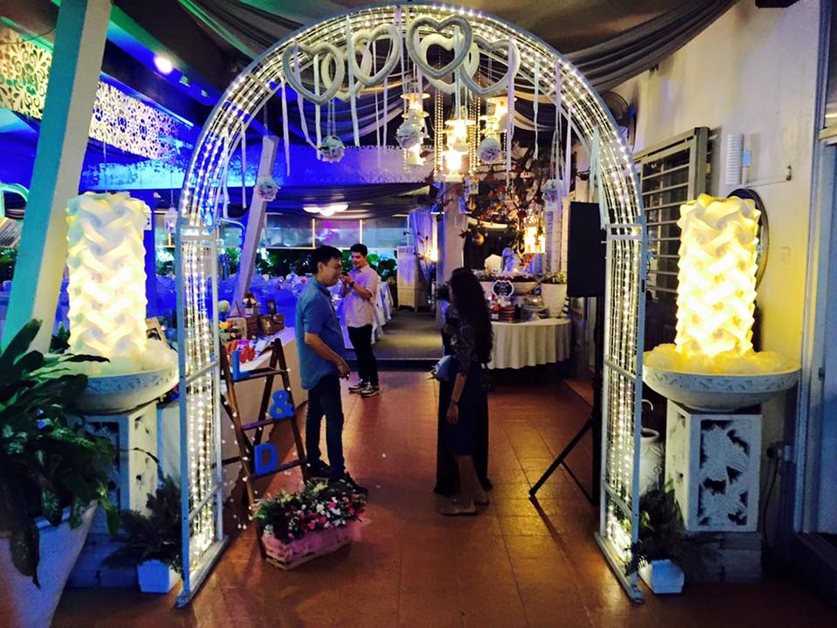 Decorated entrance arch into the reception